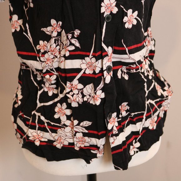 🌴3 for $20🌴 Tropical Patterned Collared Shirt - Picture 6 of 9